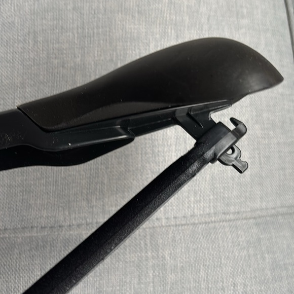 Giorgio Armani Hanger - Picture 5 of 6